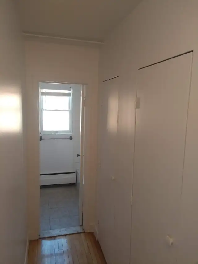 Beau très grand 3 ½  CDN, rue Kindersley, 1er juillet - Photo 7