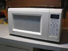 GE Countertop Microwave Oven - Photo 2