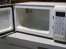 GE Countertop Microwave Oven - Photo 8