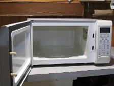 GE Countertop Microwave Oven - Photo 9
