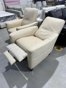 Natuzzi leather pushback recliners set of 2 - Photo 2