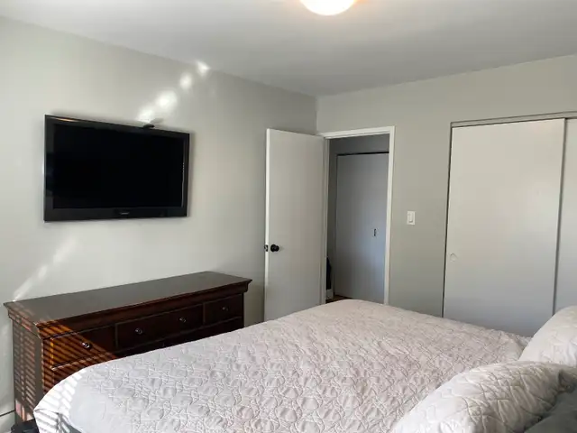 newly renovated 2 bedroom apartment private balcony fergus - Photo 2