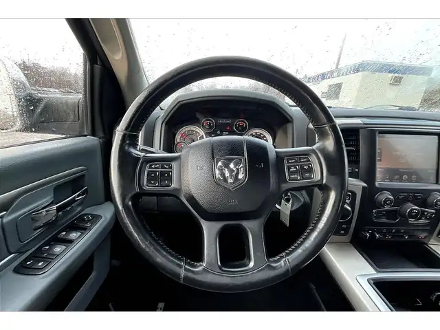 2015 Ram 1500 Big Horn Ecodiesel CrewCab | 6'4 Bed | AS IS | 4X4 - Photo 5