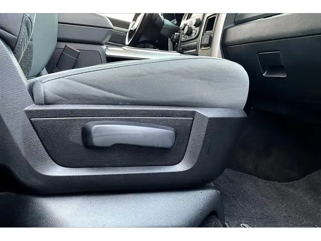 2015 Ram 1500 Big Horn Ecodiesel CrewCab | 6'4 Bed | AS IS | 4X4 - Photo 16