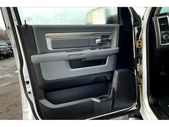 2015 Ram 1500 Big Horn Ecodiesel CrewCab | 6'4 Bed | AS IS | 4X4 - Photo 18