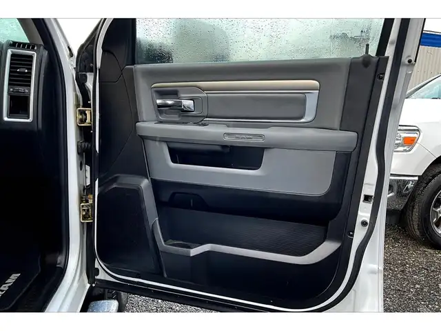 2015 Ram 1500 Big Horn Ecodiesel CrewCab | 6'4 Bed | AS IS | 4X4 - Photo 19