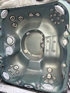 Patio Size Hot Tub..All The Bells & Whistles..2007 Jacuzzi J460