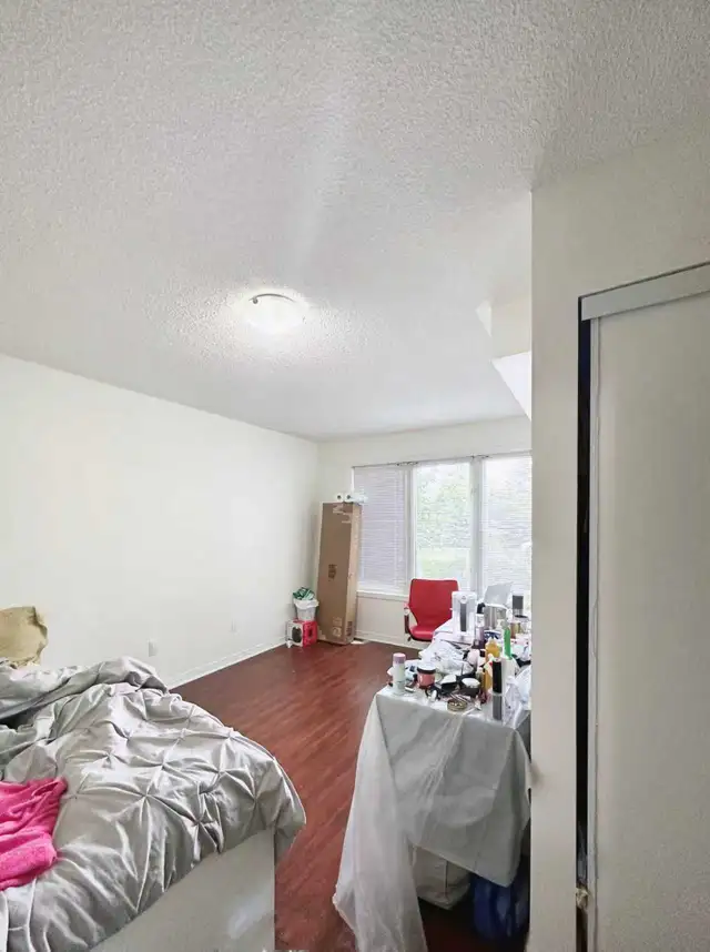 Centennial College Townhouse-3 Apts (2 of the 6 Rooms for Rent) - Photo 2