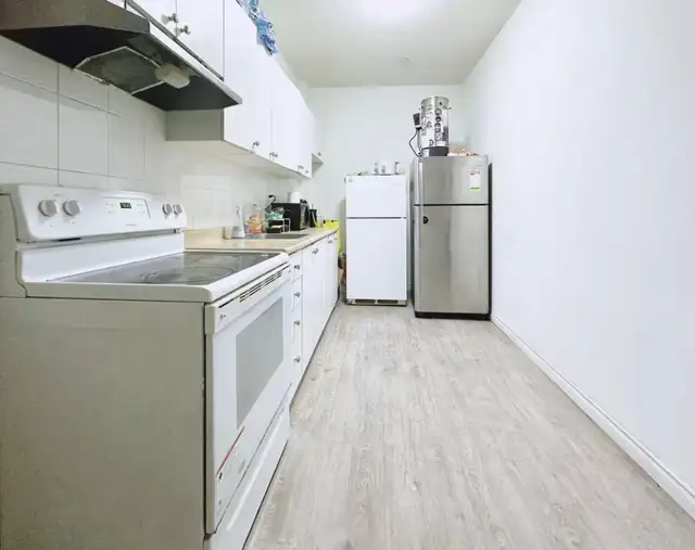 Centennial College Townhouse-3 Apts (2 of the 6 Rooms for Rent) - Photo 7