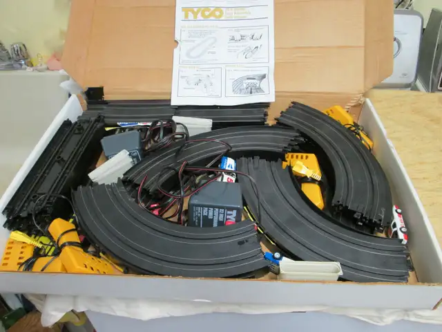 TYCO TR-X ROAD COURSE GAME - Photo 2