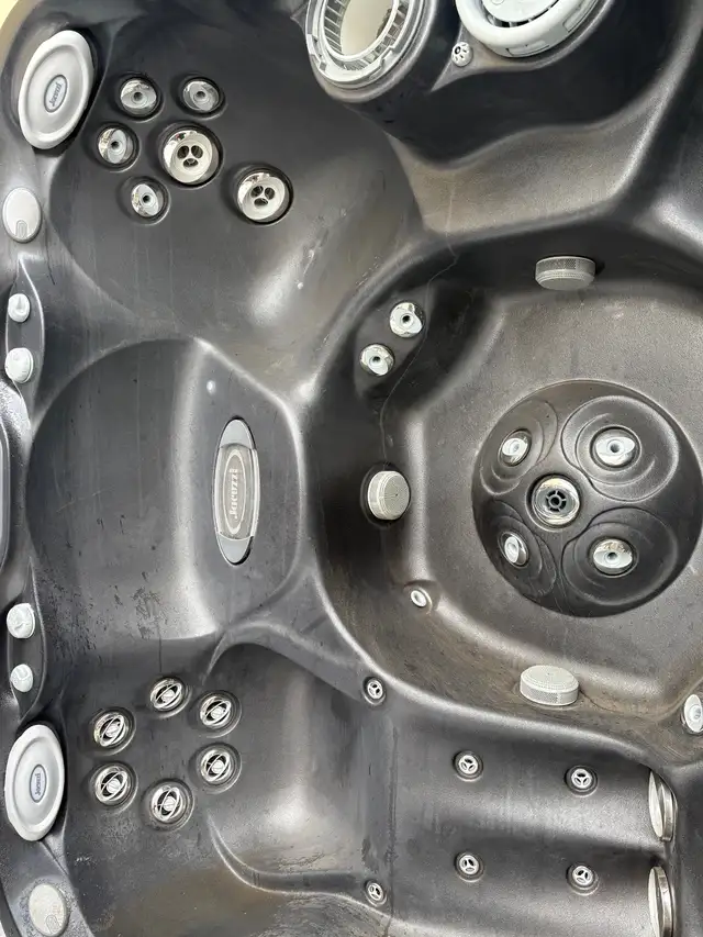 Extra Large Size Top of The Line Used Hot Tub -2010 Jacuzzi J480 - Photo 2