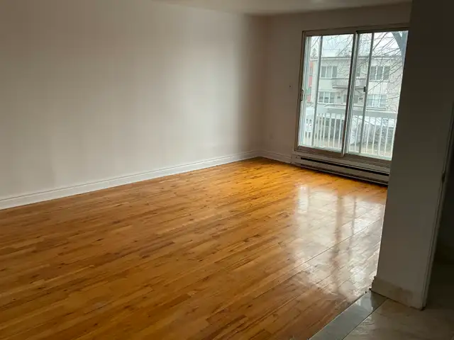 5 1/2 St. Leonard, grand, peinturé, 2e étage, 1 mai ou après - Photo 7