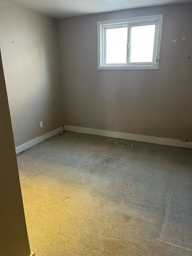 2 Bedroom Apartment available now. - Photo 8