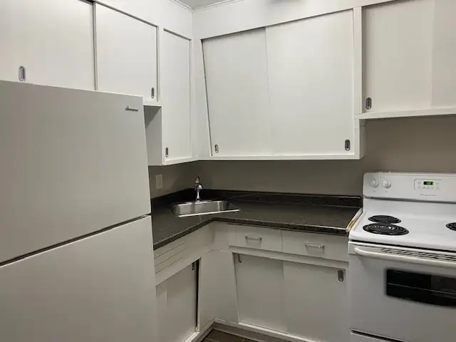 April 15th - Smoke Free - One Bdrm – Top Floor – Secure Building - Photo 6