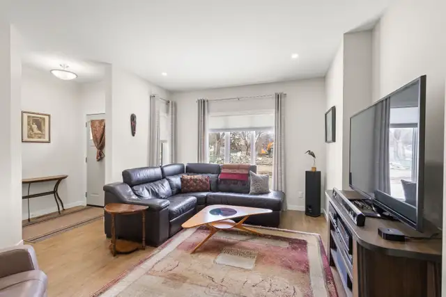 Custom-Built Owner-Occupied Duplex in St. Boniface! Seperate Utl - Photo 3