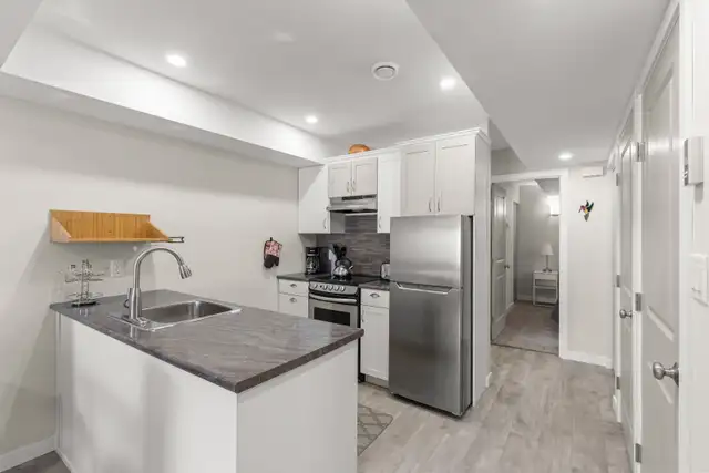 Custom-Built Owner-Occupied Duplex in St. Boniface! Seperate Utl - Photo 10