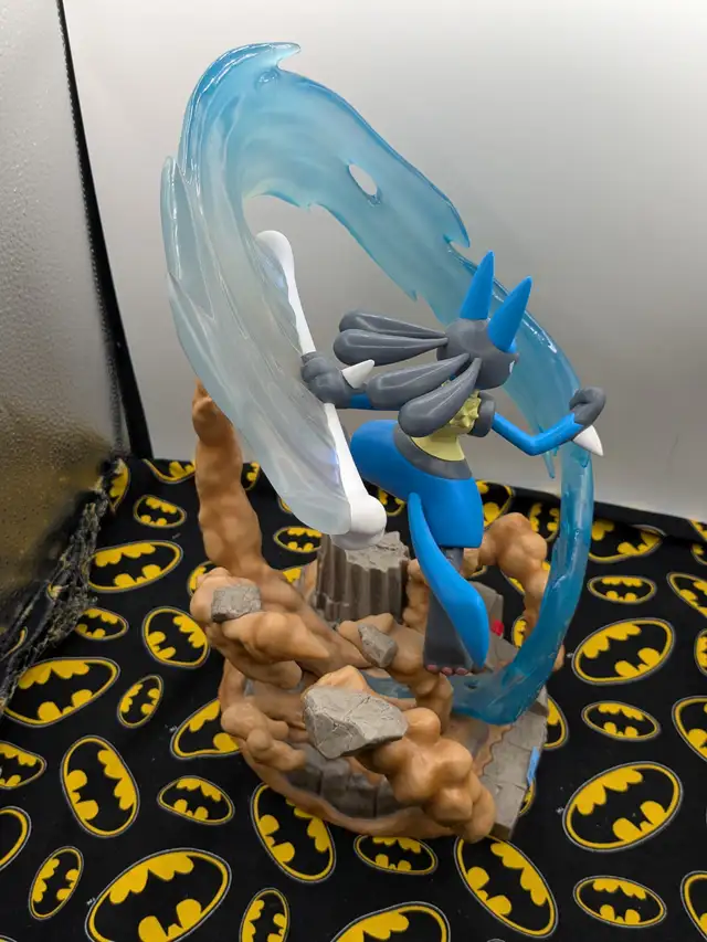 LightFX 13' Lucario Deluxe Figure (#18712) - Photo 4