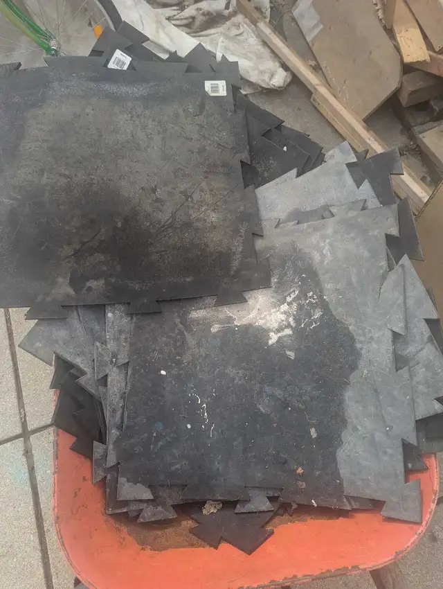 2x2 rubber interlocking floor mats - Photo 2