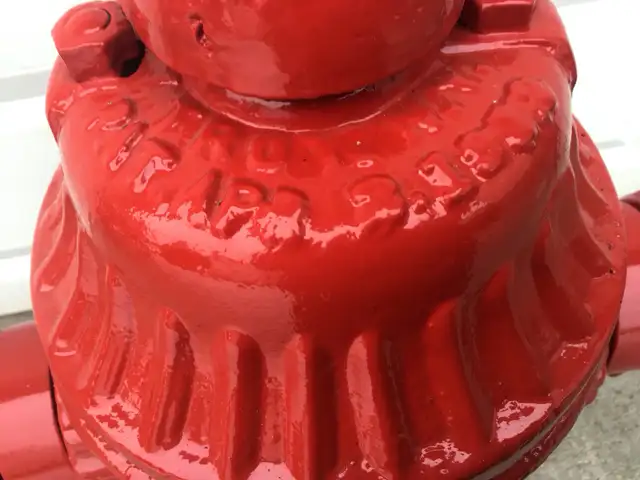 Vintage Fire Hydrant - Photo 4