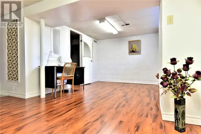 1 Den Bedrooms with Bath House (BSM) For Rent - Photo 2