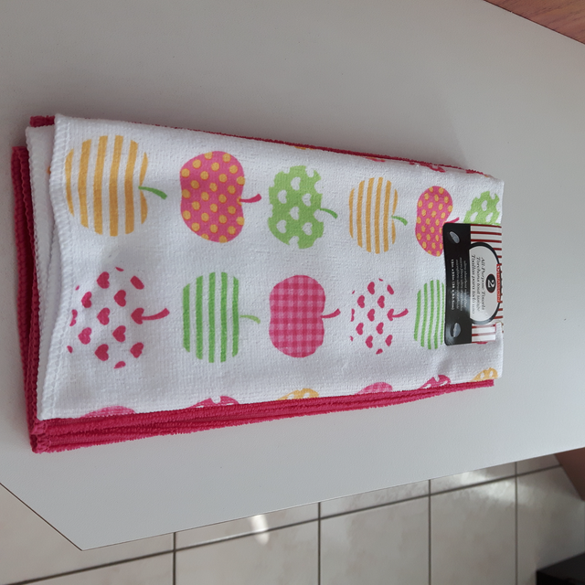 2NAPPES NEUVES DANS SAC CADEAU:UNE BLANCHE UNE COLORÉE $10.00CHA - Photo 3