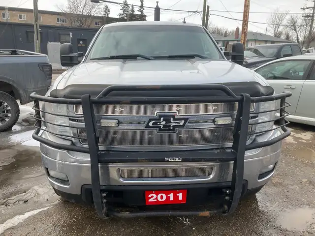 4x4 ~ 2011 Chevy Silverado 2500HD 6.6 Diesel ~ SAFETIED - Photo 2