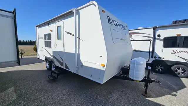 2009 Forest River Rockwood Mini Lite 2104