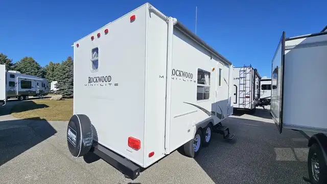 2009 Forest River Rockwood Mini Lite 2104 - Photo 4
