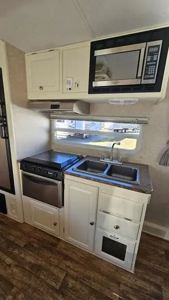 2009 Forest River Rockwood Mini Lite 2104 - Photo 5