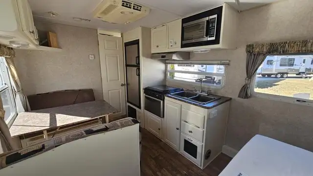 2009 Forest River Rockwood Mini Lite 2104 - Photo 6