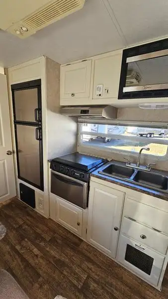 2009 Forest River Rockwood Mini Lite 2104 - Photo 11