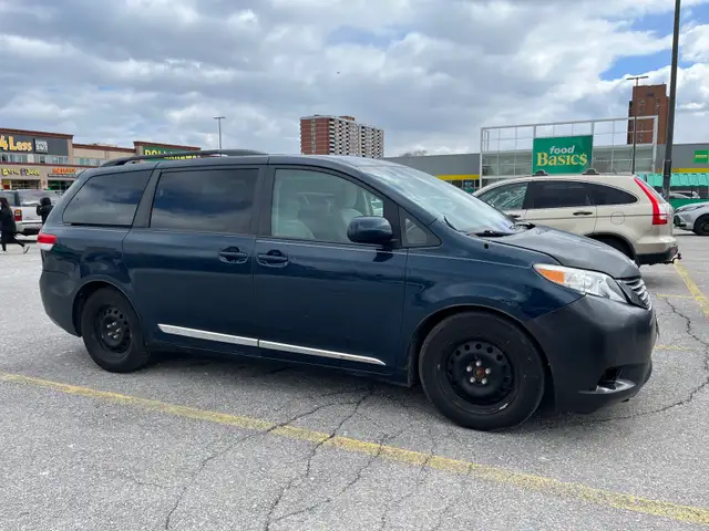 Toyota Sienna 2011 for Sell