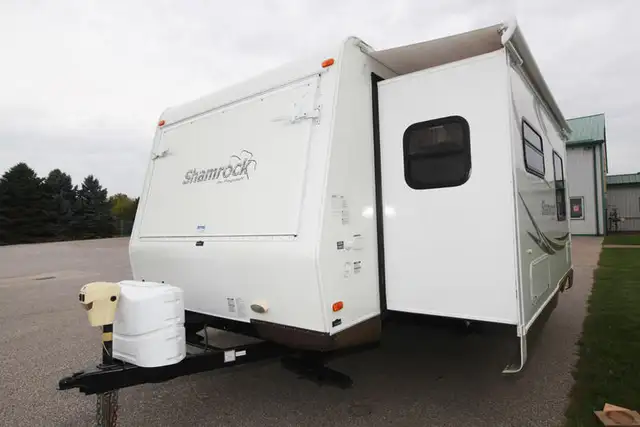 2011 Forest River Flagstaff Shamrock 21SS - Photo 2