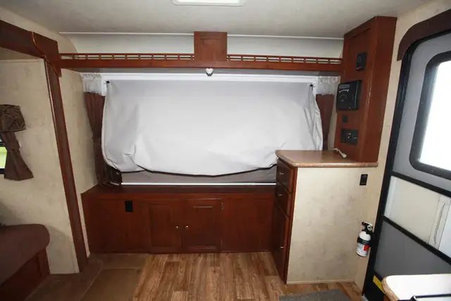 2011 Forest River Flagstaff Shamrock 21SS - Photo 7