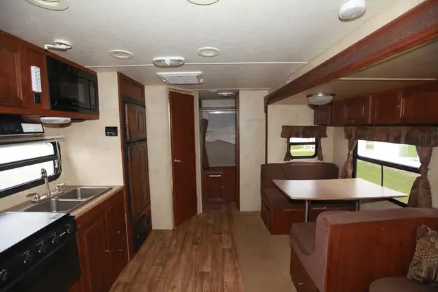 2011 Forest River Flagstaff Shamrock 21SS - Photo 10