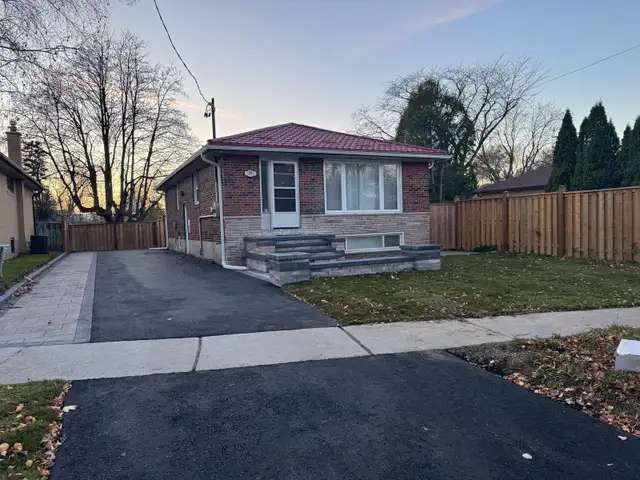 3 Bedroom House: McCowan Road / Brimorton Drive