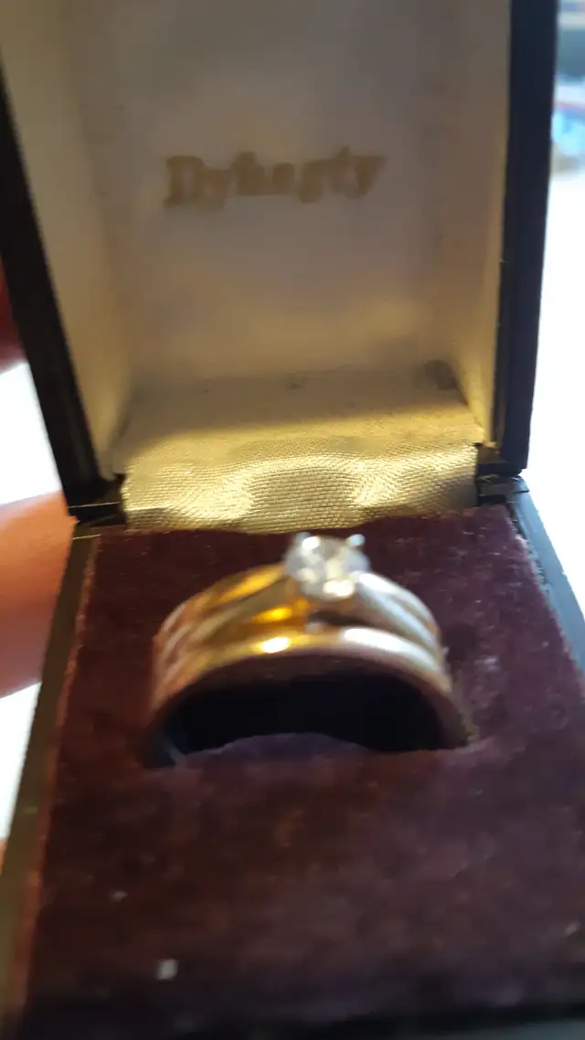 Gold engagement ring