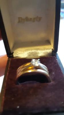 Gold engagement ring