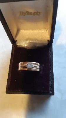 Gold engagement ring - Photo 2