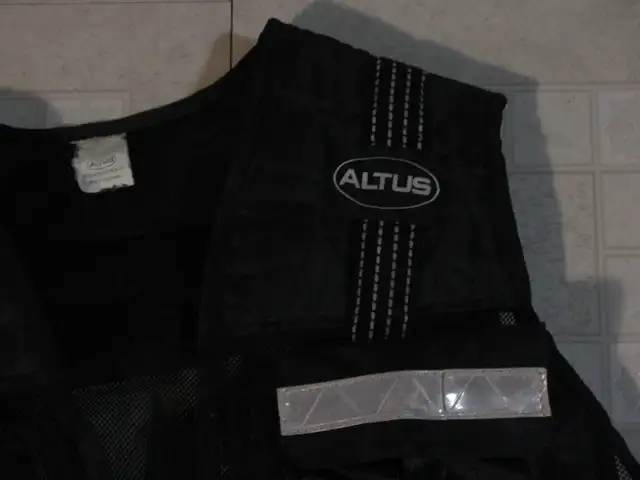 Altus Adjustable Weighted Vest - Photo 2
