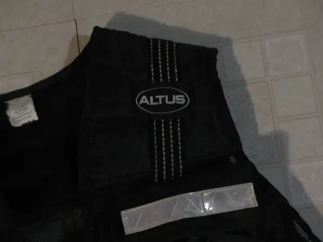 Altus Adjustable Weighted Vest - Photo 3
