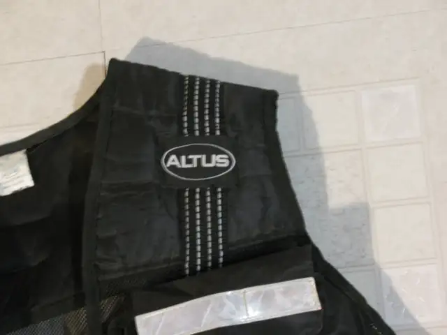 Altus Adjustable Weighted Vest - Photo 6