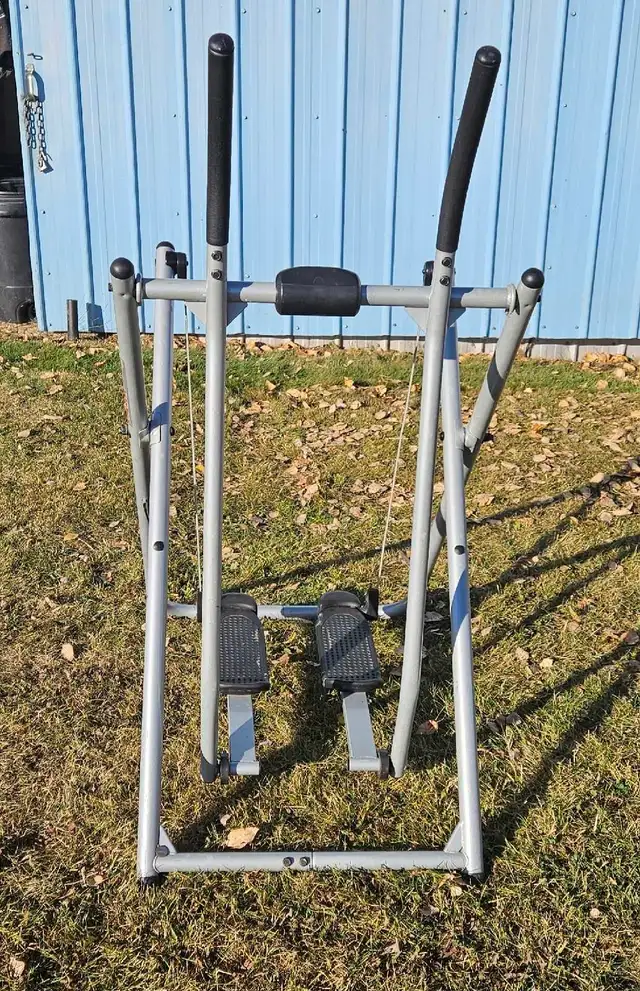 Elliptical - Photo 2