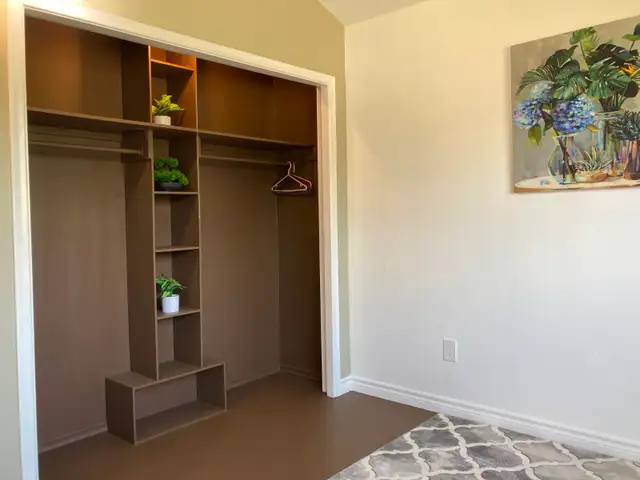 FORT  ERIE  -  RENT  TO  OWN  HOME - Photo 10