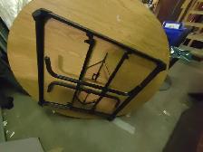 ROUND WOODEN TABLES - Photo 2