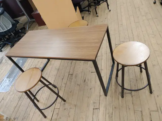 ROUND WOODEN TABLES - Photo 4