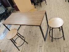 ROUND WOODEN TABLES - Photo 4