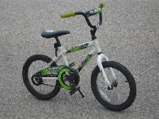OUTGROWN BOY'S 16' MOVELO RUSH MOUNTAIN BIKE FIRST $45.00 FIRM!