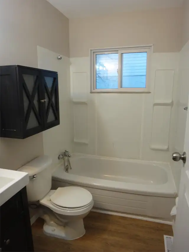 2 Bed 1 Bath Duplex in Highland Park Available June 1st! - Photo 7