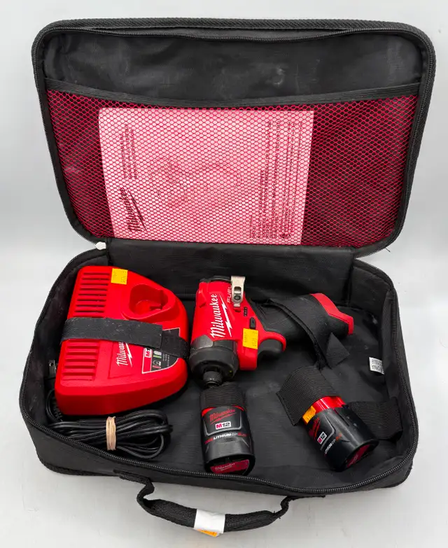 Milwaukee 1/4' (6mm) 3453-20 Impact Driver Kit